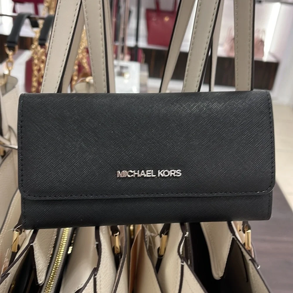 MICHAEL KORS JET SET TRAVEL LARGE TRIFOLD WALLET BLACK COLOR